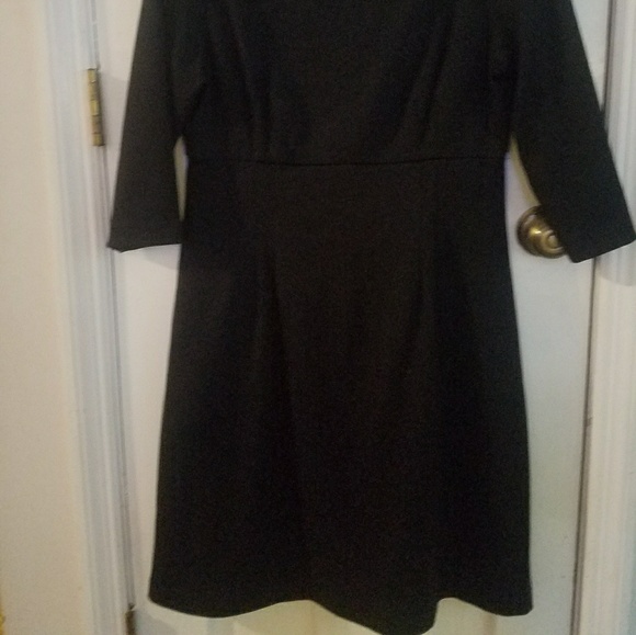 Sophisticated black dress - Picture 6 of 6